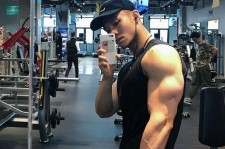 北流肌肉男模(肌肉男模拟器)