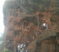 北流乐山旅游攻略(乐山旅游攻略自由行路线推荐)