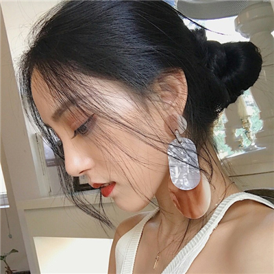 北流伴游女生张悦然的资料