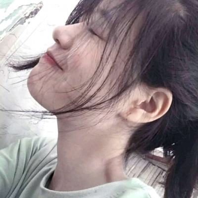 北流伴游女生烟雨蒙蒙的资料