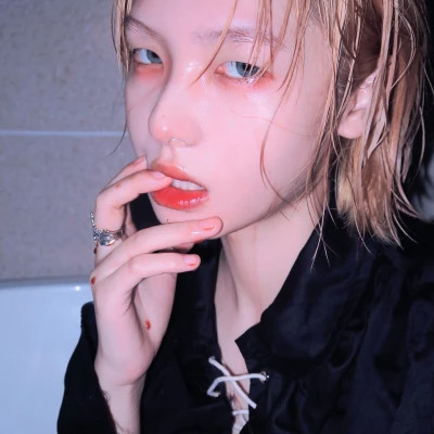 北流伴游女生樱花漫舞的资料