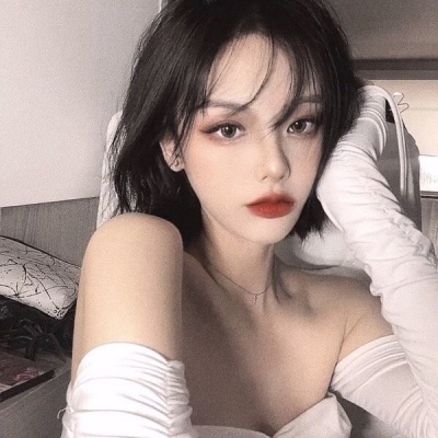 北流伴游女生李幻极的资料