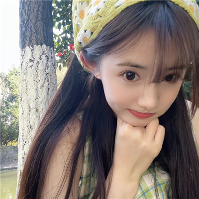 北流伴游女生上官鹤影的资料