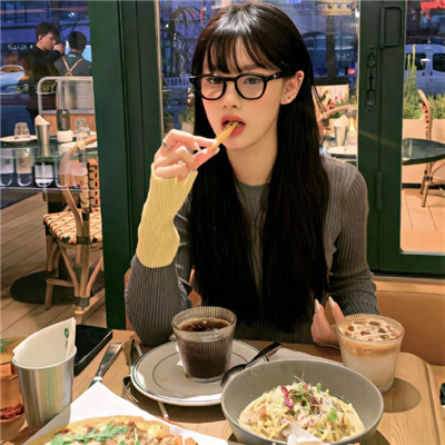 北流伴游女生娄婷的资料