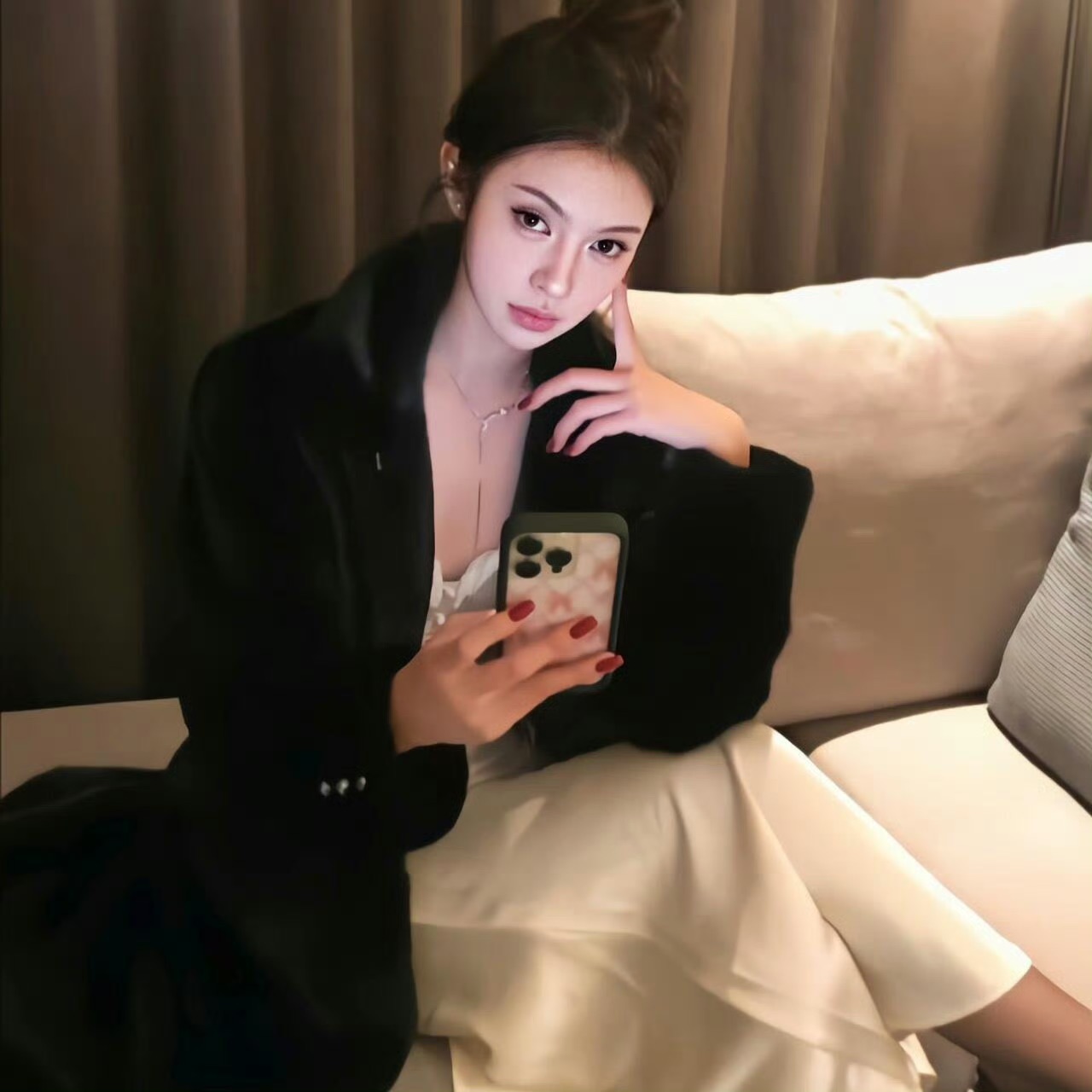 北流伴游女生周语言的资料