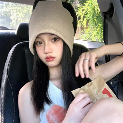 北流伴游女生乙傲薇的资料
